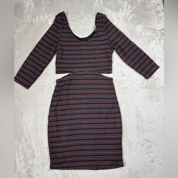 Lovers + Friends Love Connection Bodycon Cutout Chevron Mini Dress Size XS - Picture 13 of 16